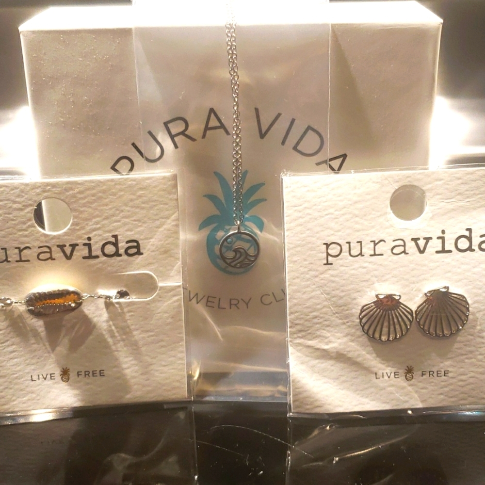 Pura Vida ocean jewelry lot. Necklace, bracelet/anklet and earrings. Shell, wave